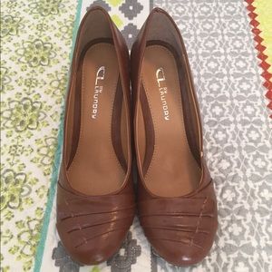 NWOB Chinese Laundry Brown and Black Wedges sz 8